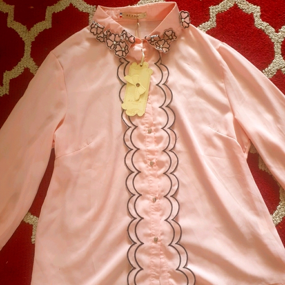 Flower Trim Blouse Peach - Picture 2 of 5